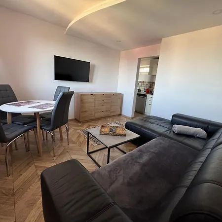 Apartamentsbymatyrafa-xiii Appartement